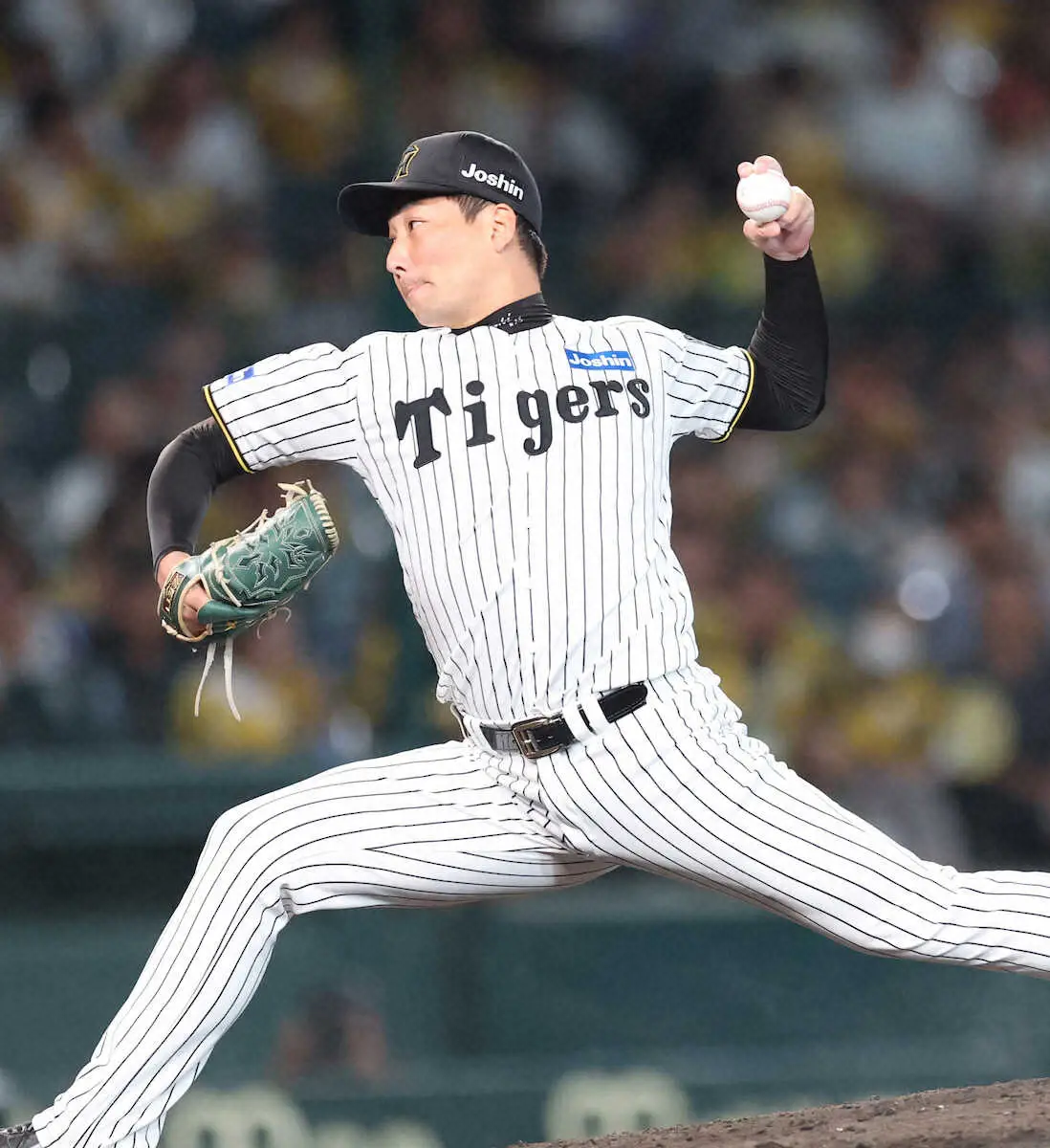 【画像・写真】阪神・岩崎＆岩貞　横田慎太郎さんの家族が見守る中で力投　“奇跡のバックホーム”から6年