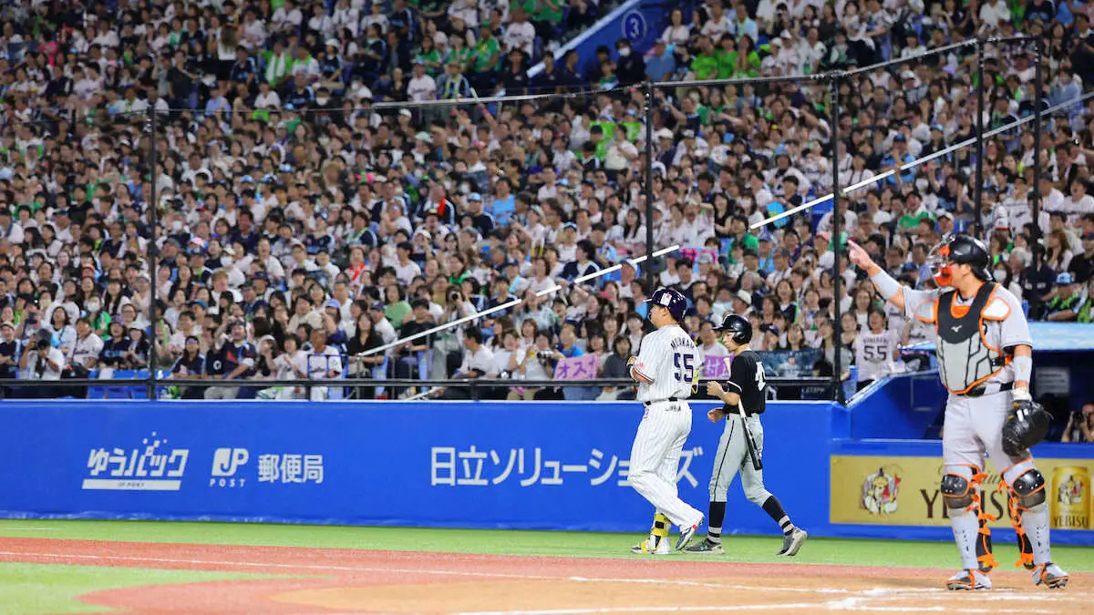 【画像・写真】場内大ブーイング！　ヤクルト・村上　神宮ラストゲームの8回に申告敬遠される