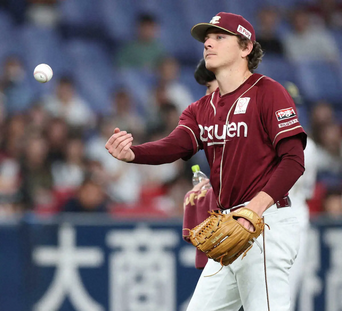 【画像・写真】楽天ハワードが4回途中に右腕の張りを訴えて降板し、来日初黒星