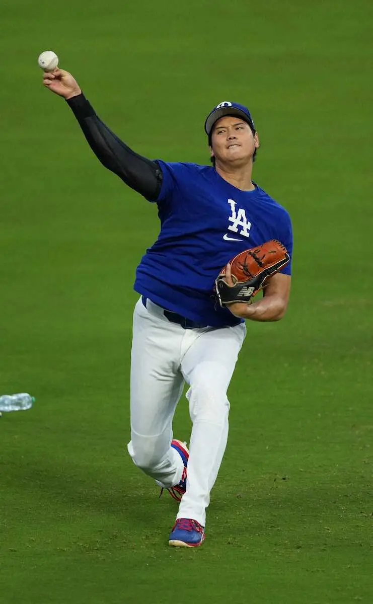 【画像・写真】大谷翔平は遠投などで最終調整　ワイルドカードは「第3戦があれば…」先発予定　自身PS初登板