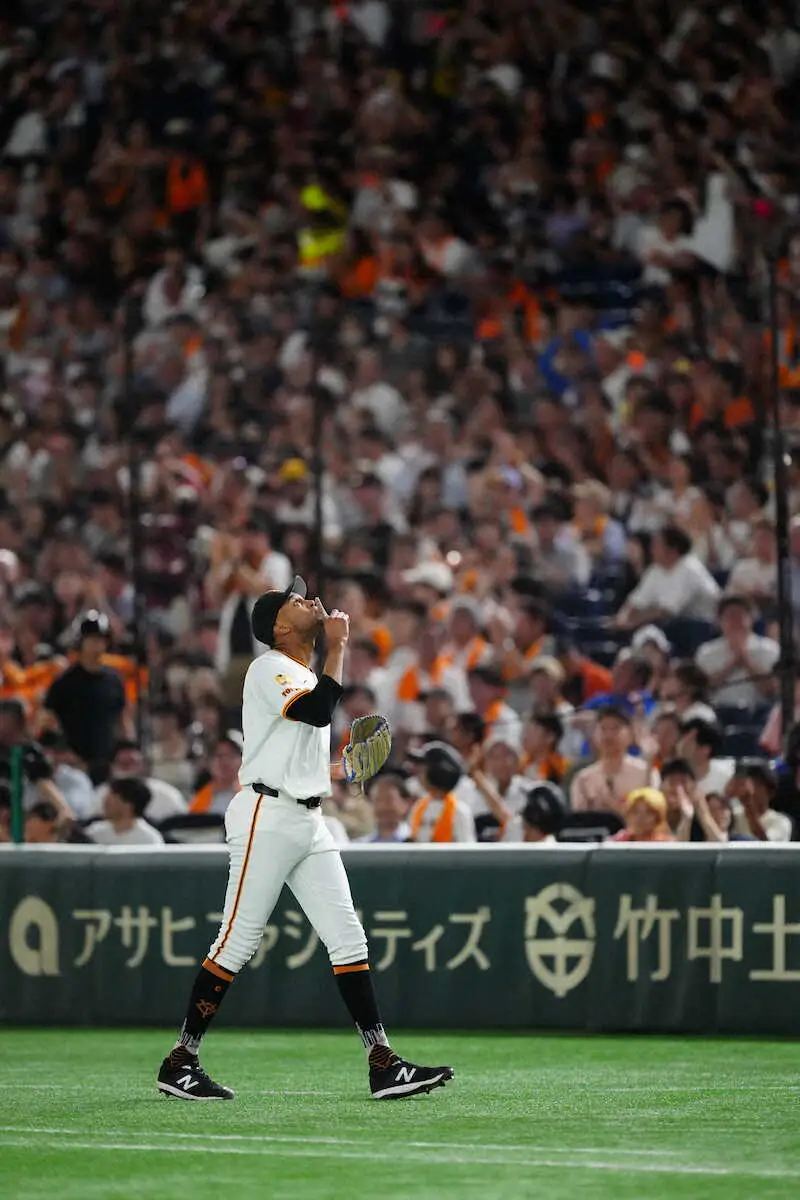 【画像・写真】巨人マルティネスが今季46セーブで松山に並ぶ　セーブ王は10・1最終戦決着へ