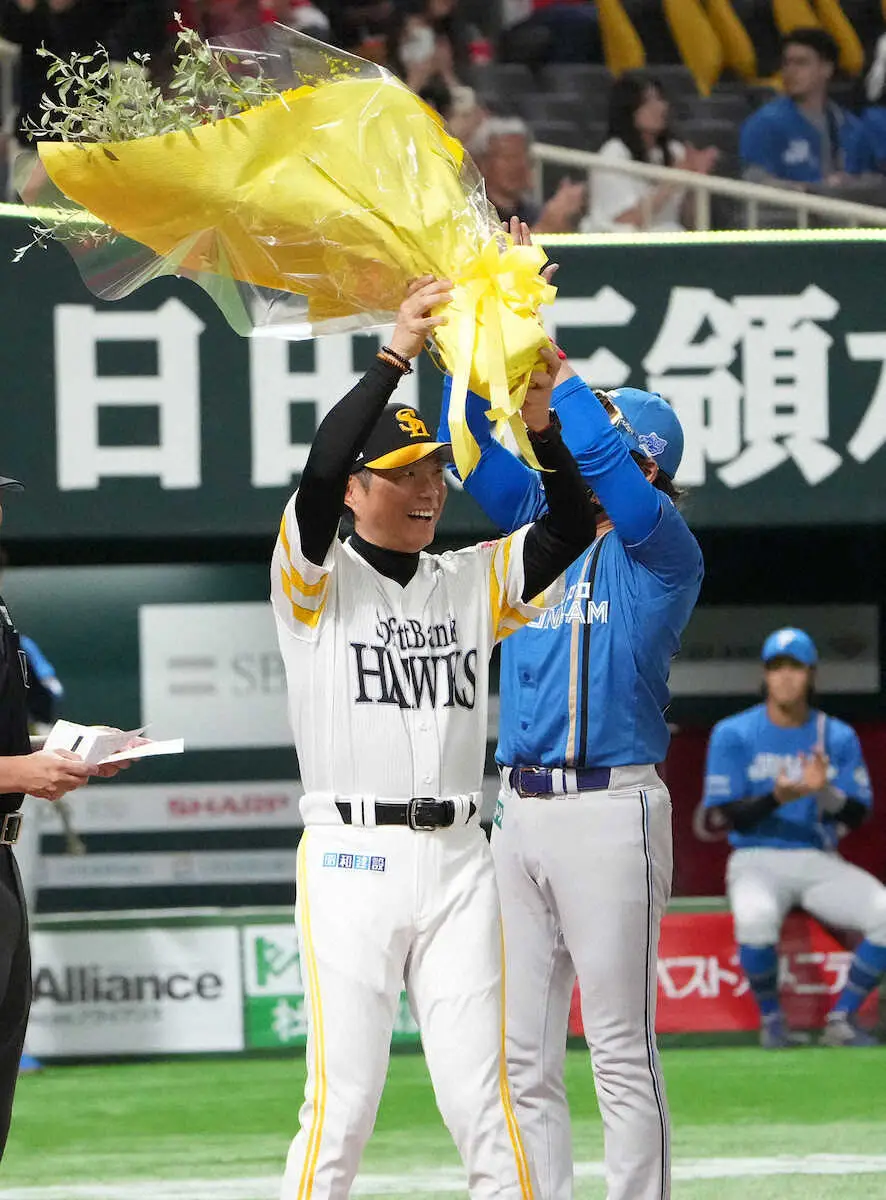 【画像・写真】日本ハム・新庄剛志監督　サプライズの“黄色い花束”の秘密を明かす「もちろん、それは…」