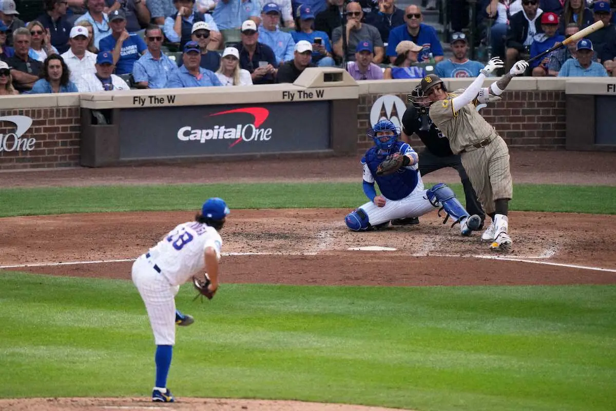 【画像・写真】カブス・今永昇太はPS初登板で痛恨被弾　4回3安打2失点…マチャドに2ランを浴び天を仰ぐ