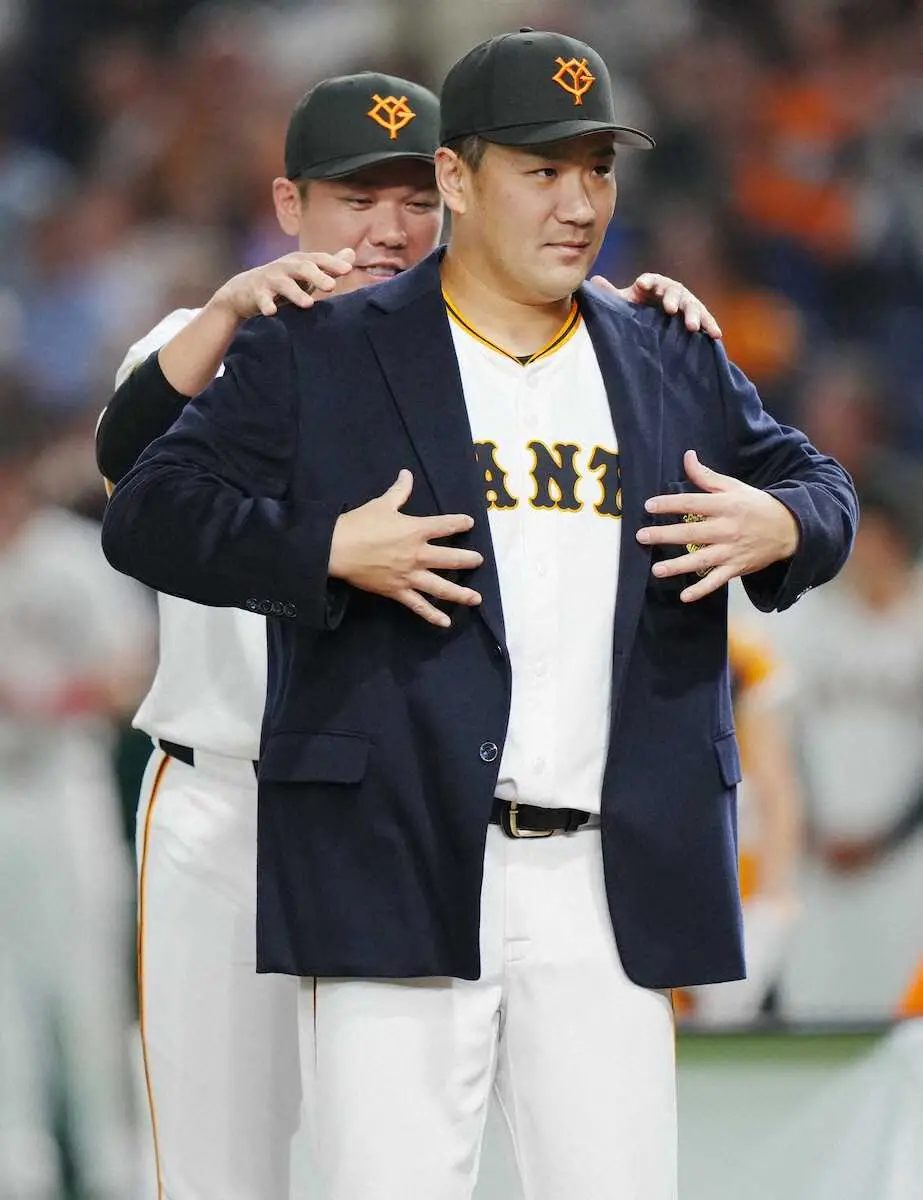 【画像・写真】マー君200勝に黒田氏、ダル、明石家さんま祝福　坂本からは名球会ブレザー「まさか同級生から」