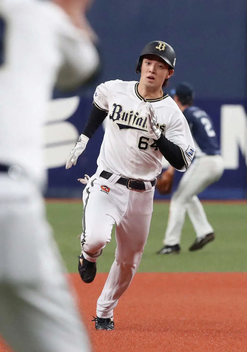 【画像・写真】オリックス大里昂生　反撃の三塁打