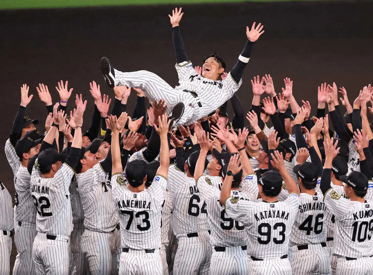 【画像・写真】【阪神・原口　涙のメッセージ全文】おやじ、おかあ、妻、愛娘　そして虎党の皆さん「本当にありがとう」