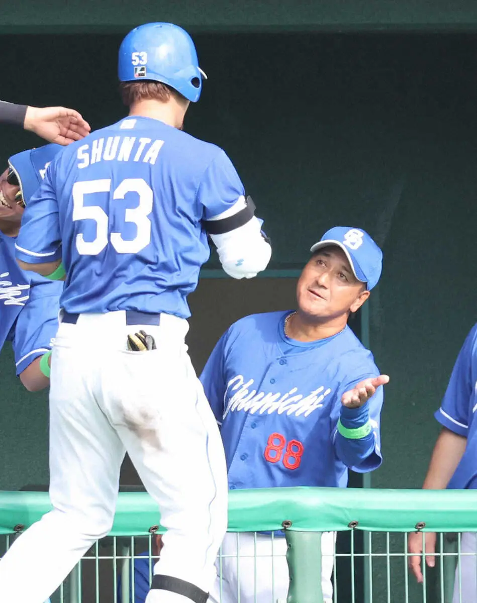 【画像・写真】“落合竜”史上最大タイ13点差でファーム日本一！兄弟Vの11年以来14年ぶり　桑田巨人を16安打粉砕