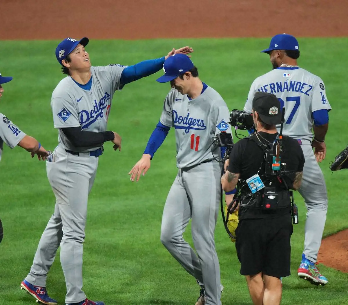 【画像・写真】ドジャース・大谷＆朗希で日本投手史上初！　PS投手先発白星＆セーブ　先勝で突破率72.4％