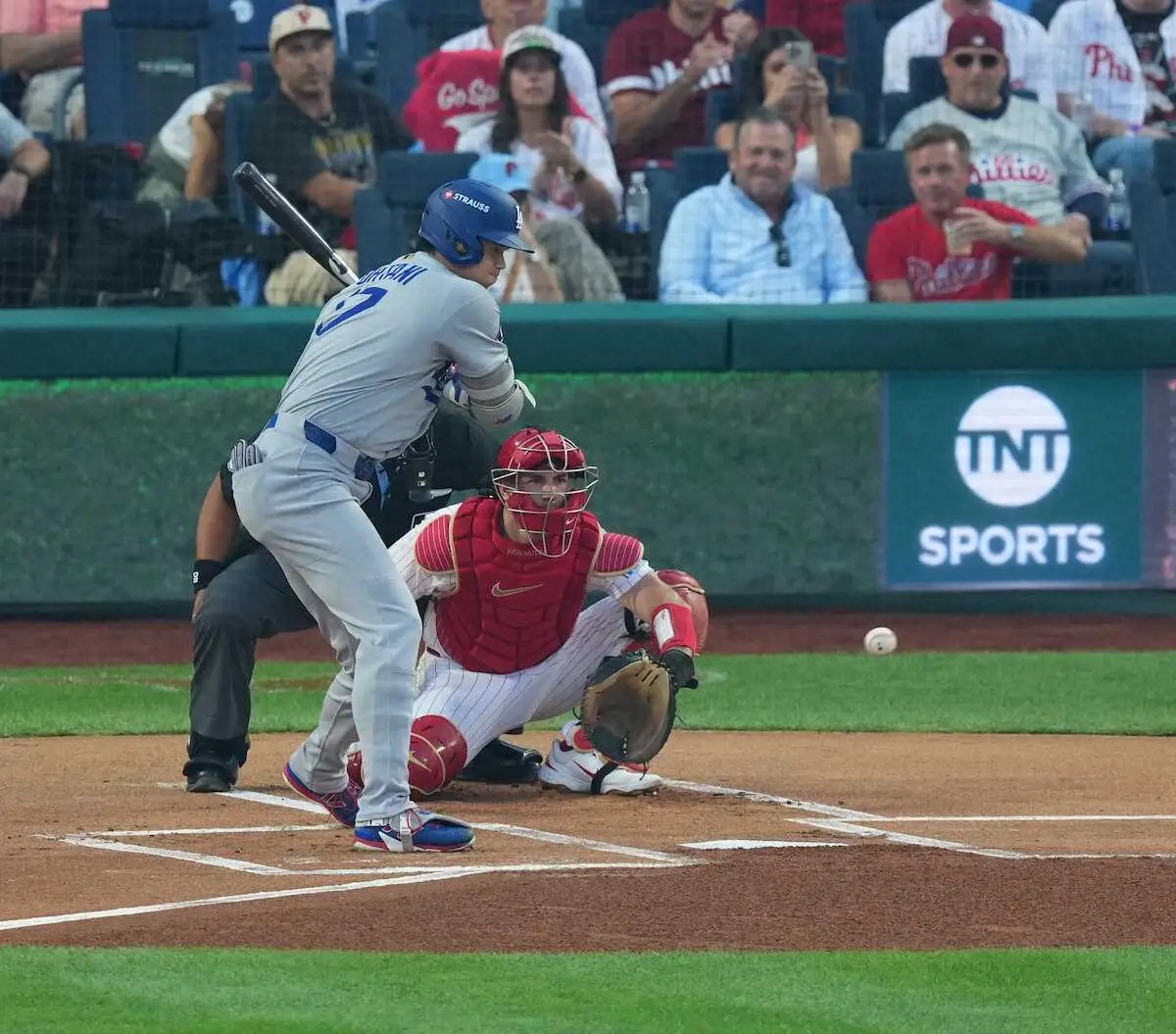 【画像・写真】大谷翔平の第1打席は見逃し三振…第1戦から計5三振で敵地ファン大盛り上がり　今PS3発目に期待