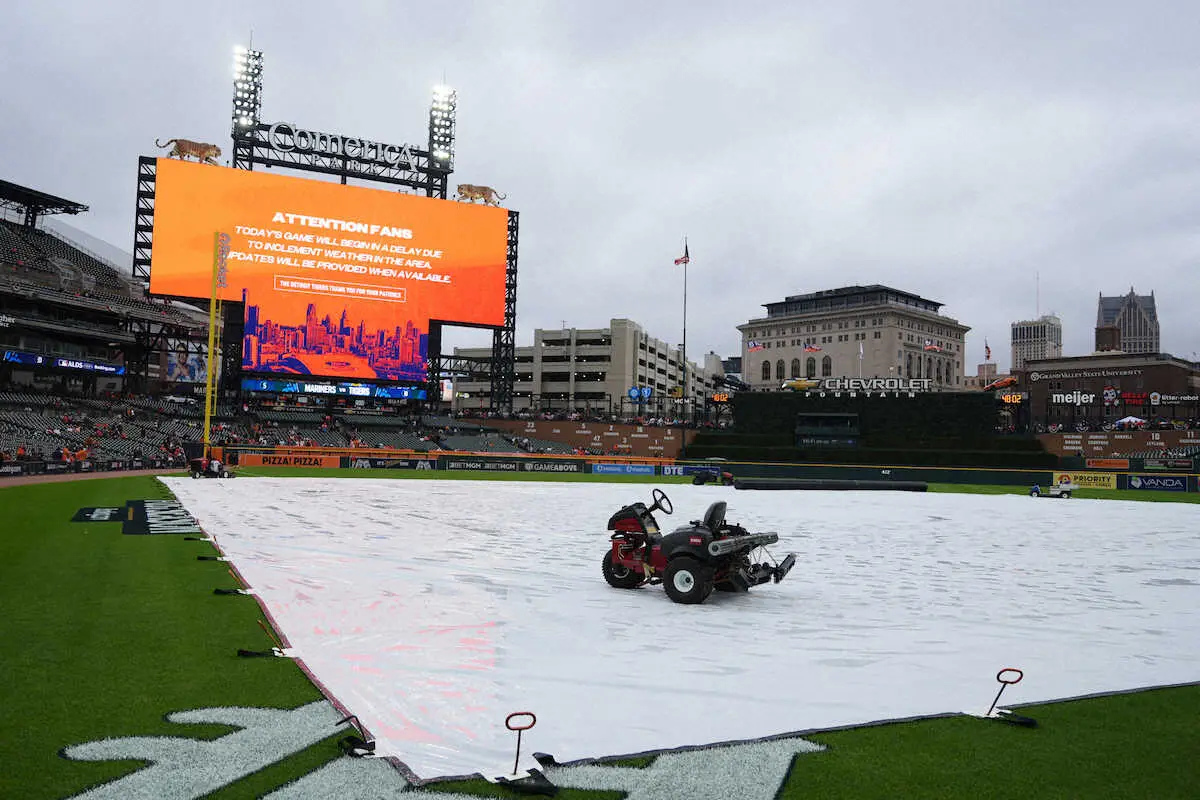 【画像・写真】タイガースvsマリナーズは雨のため約3時間遅れで試合開始　60発男のマ軍・ローリーは2番で先発