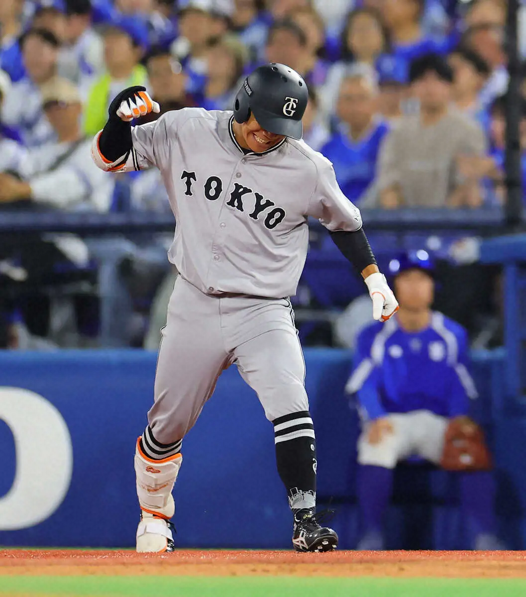 【画像・写真】巨人・小林誠司は“幻のヒーロー”に　5―5の延長11回、先頭でヘッスラ二塁打、勝ち越し呼び込むも