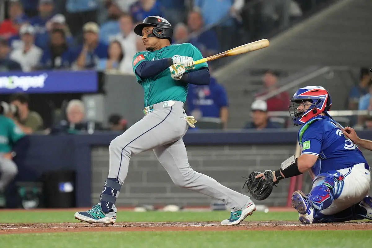 【画像・写真】マ軍　球団史上初WS進出へ先勝　24年ぶりALCS勝利　ローリー同点弾から逆転　中3日のミラーが好投