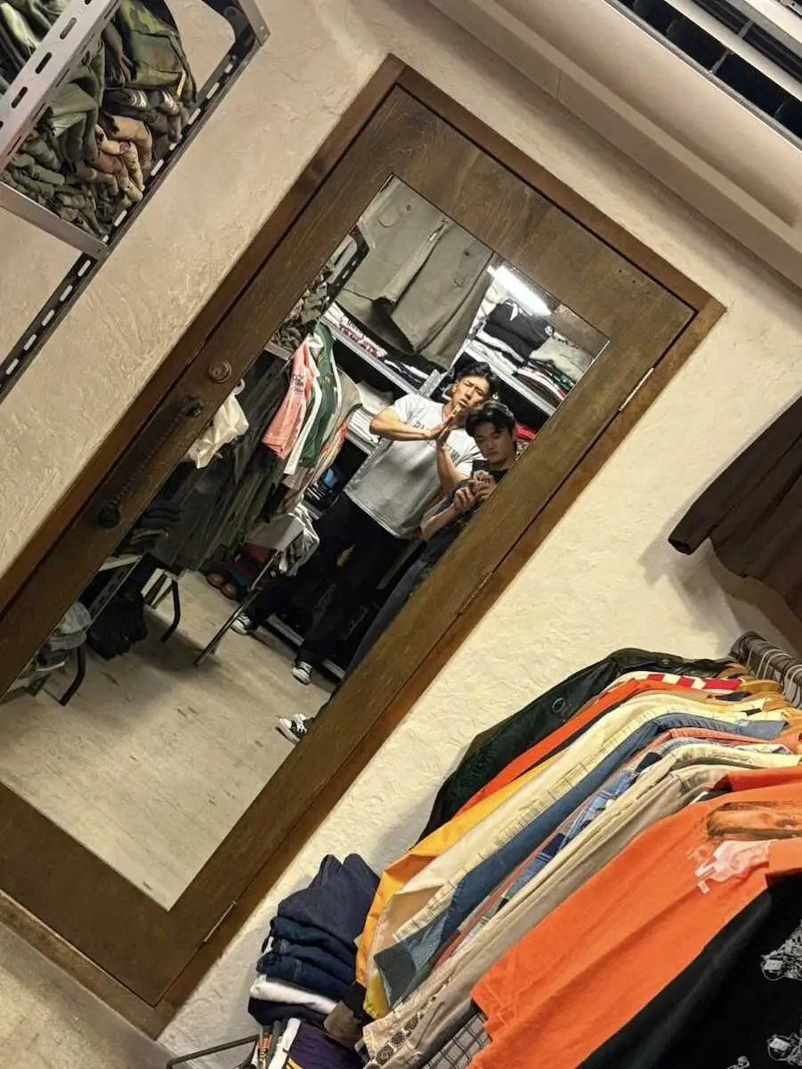 【画像・写真】ショッピングを楽しむソフトバンクの田上と岡田