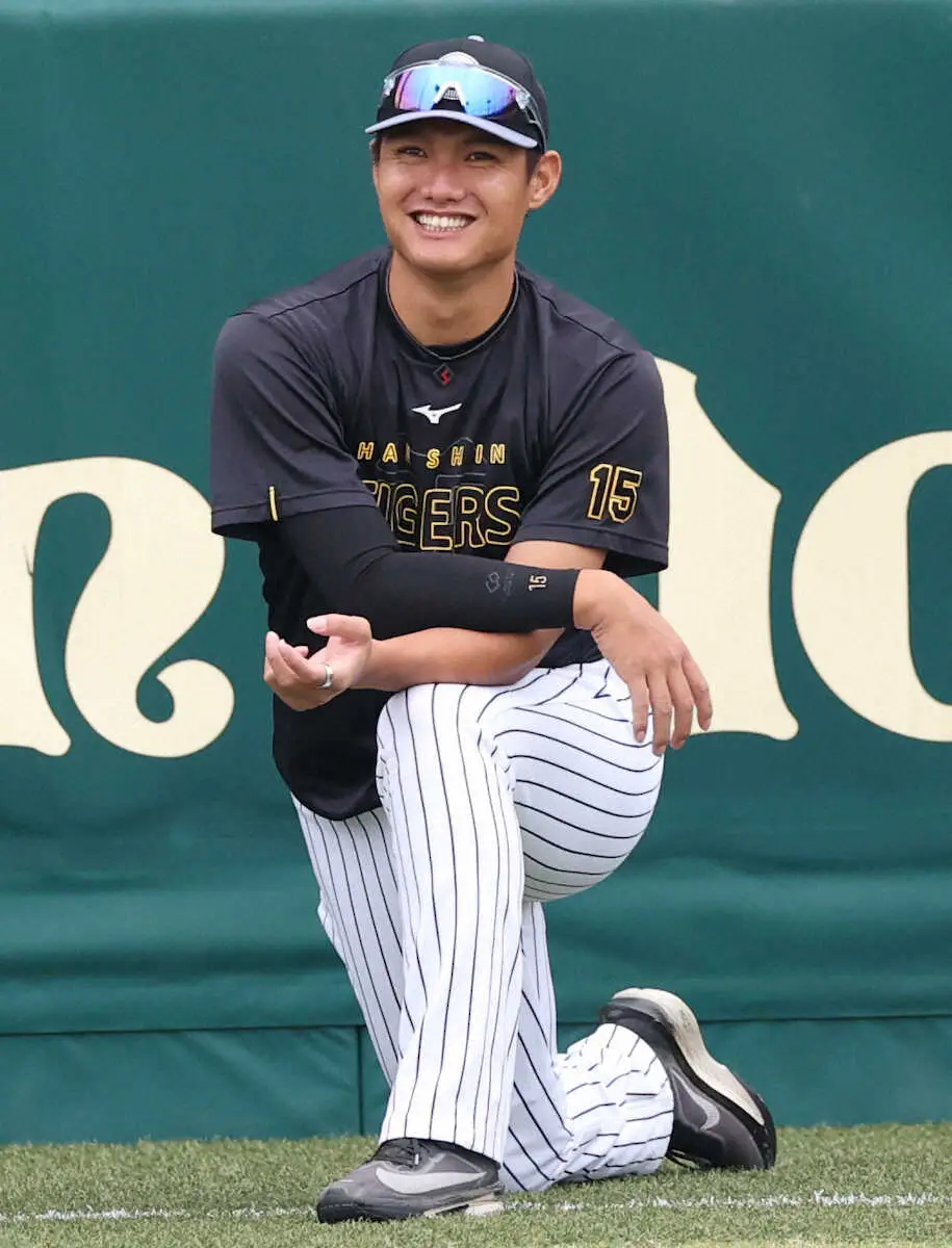 【画像・写真】野手転向の阪神・西純矢がフリー打撃で快音！48スイングで柵越え1本　笑顔でガッツポーズする場面も