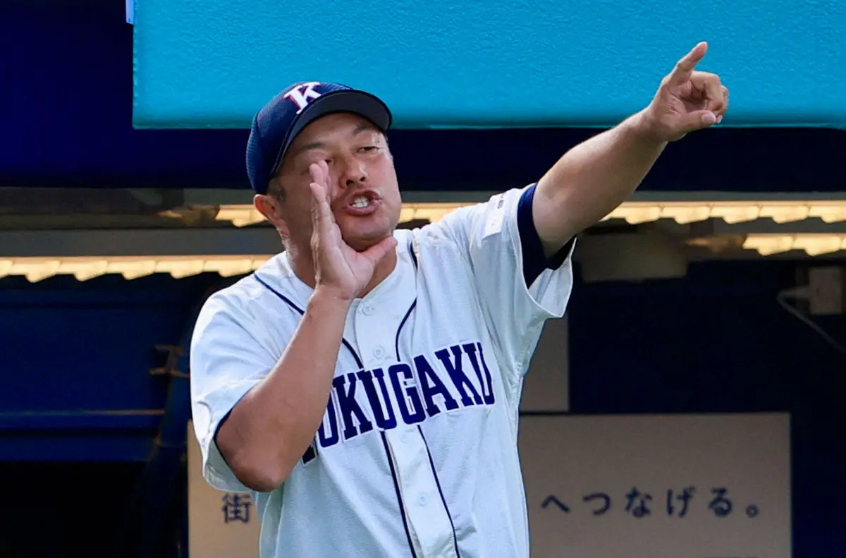 【画像・写真】国学院大　サヨナラ勝ちで5連勝　鳥山監督、延長でスクイズ決めた黒木に「本当によく当ててくれた」