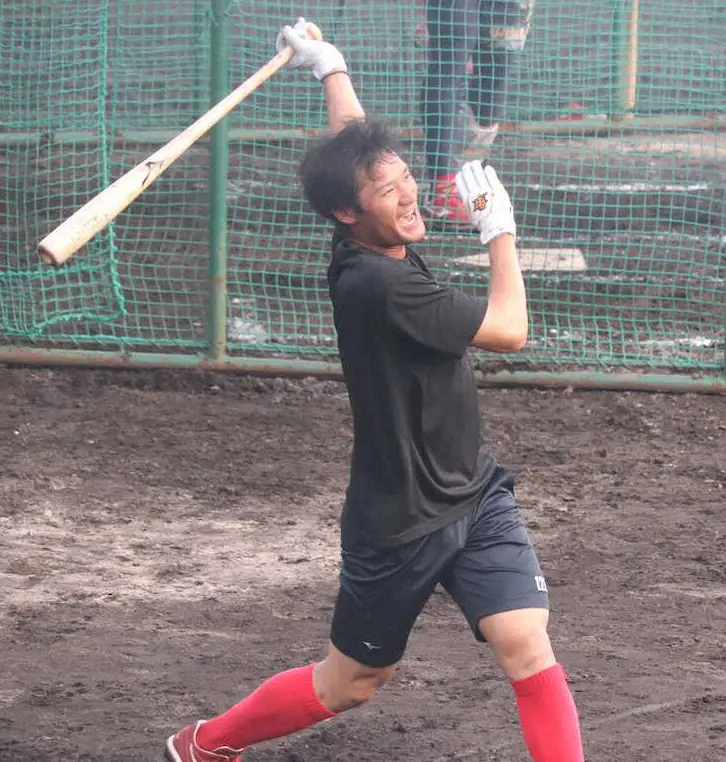 【画像・写真】フェニックス・リーグ中日戦後に練習する名原