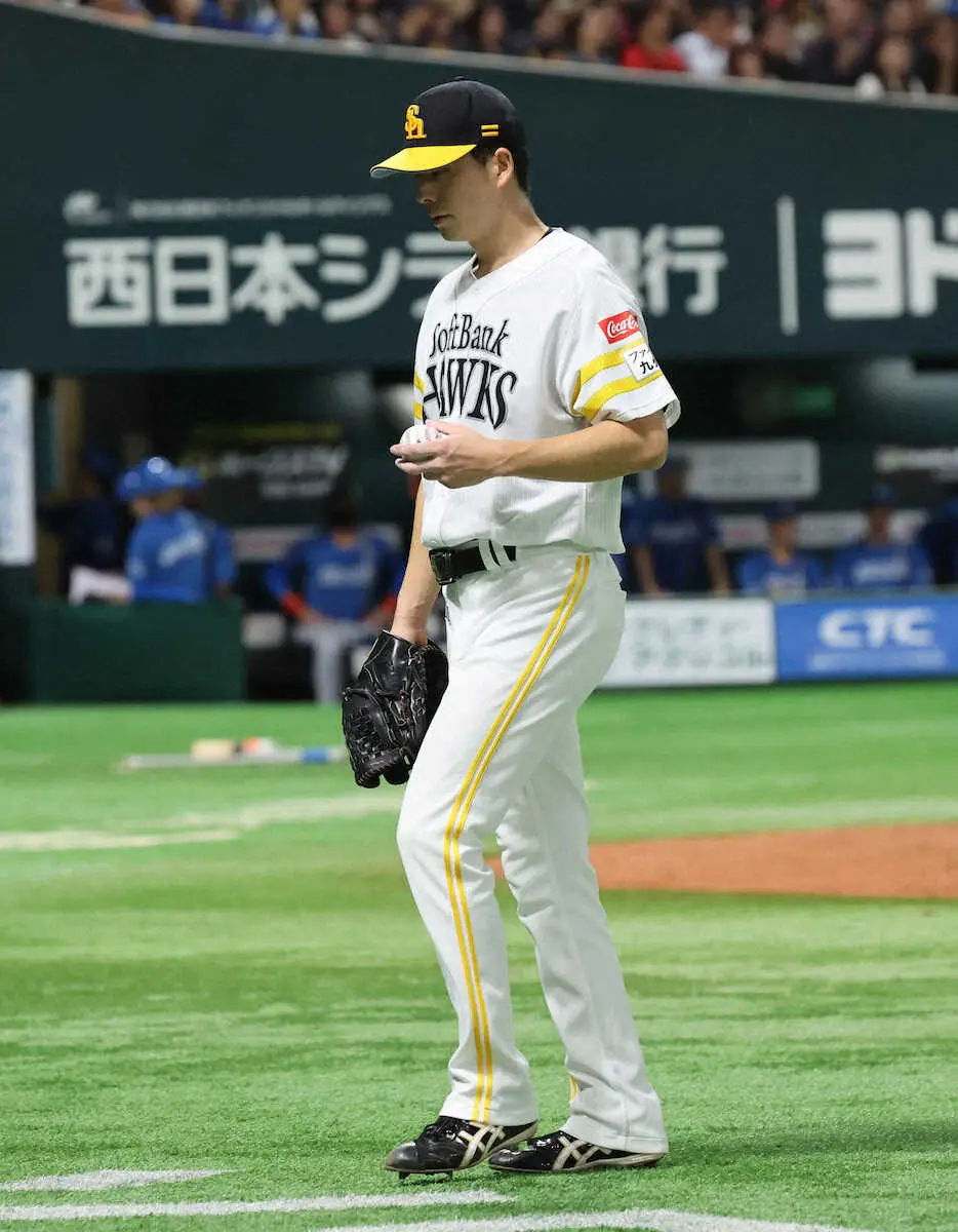 【画像・写真】＜ソ・日＞3回途中で降板する大関　　　（撮影・成瀬　徹）