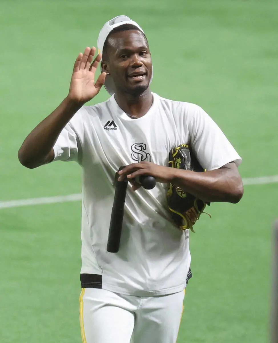 【画像・写真】ソフトバンクすべてのファンが信頼！モイネロ様に託した「チームを勝たせるために、全力！」