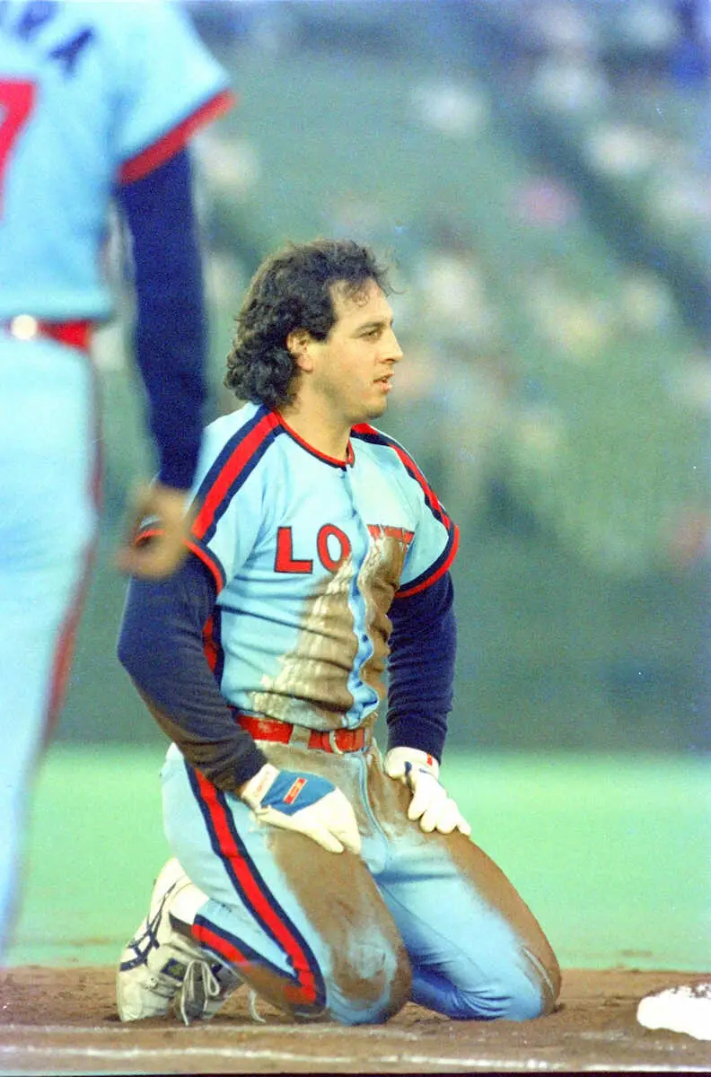 【画像・写真】【平野謙　我が道・番外】ベンチに戻って大暴れしたロッテの外国人選手　ライトゴロは楽しかったなあ