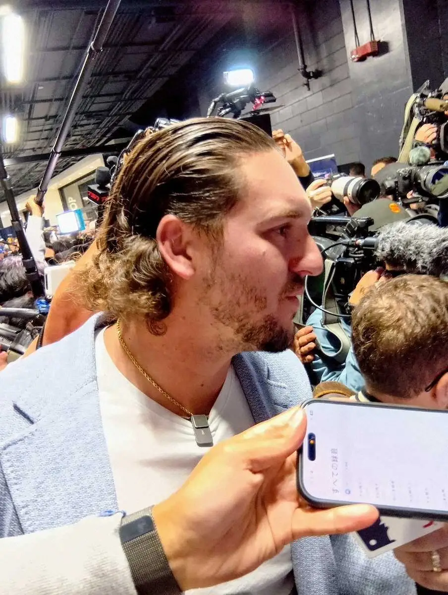 【画像・写真】ロイヤルズ主砲パスクアンティノ“特派員”　ドジャース・大谷に「なぜ僕に対して剛速球を投げるの？」