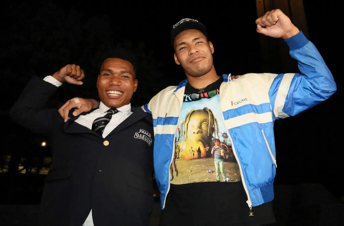 【画像・写真】日本ハムが2位指名エドポロ・ケインにあいさつ　期待の大型外野手「スーパースターになっていきたい」