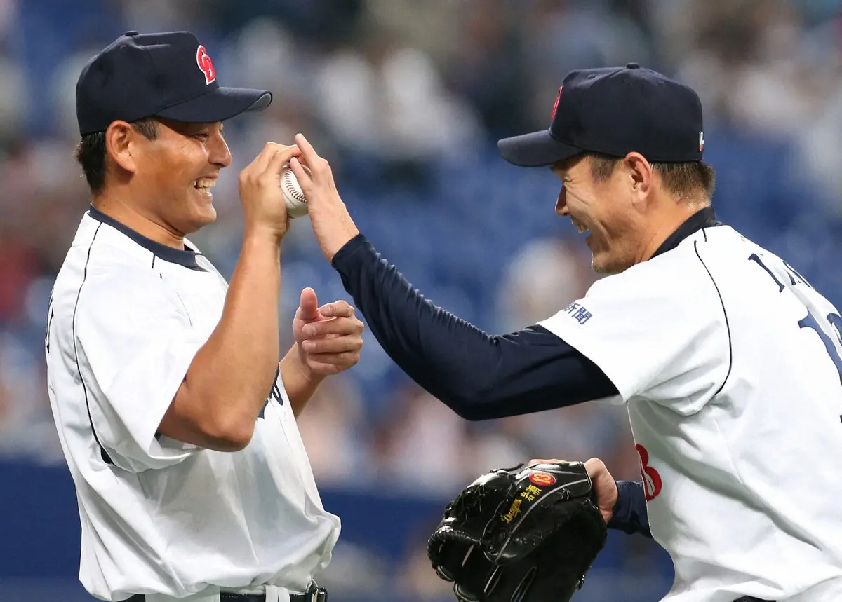 【画像・写真】元中日・川上憲伸氏が仲良しの先輩にブチギレ？！　「ふざけんなよ、岩瀬！」とグラブたたき付けたワケ