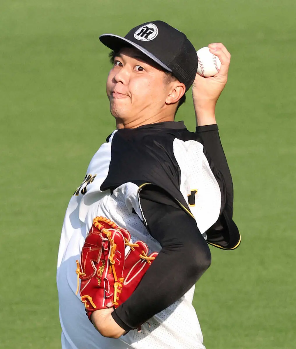 【画像・写真】キャッチボールで汗を流す才木（撮影・椎名　航）