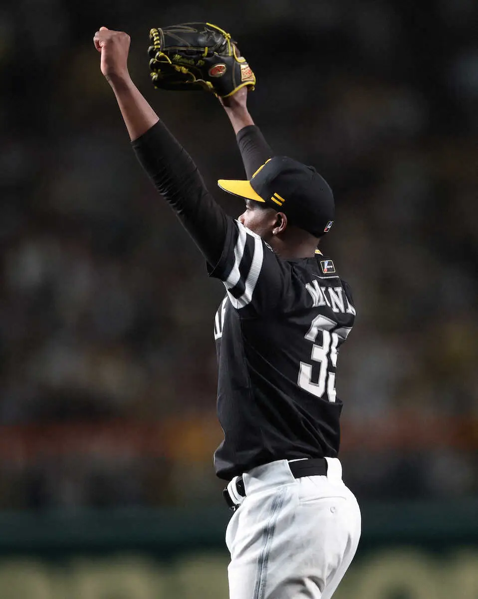 【画像・写真】ソフトバンクがスーパー美技連発！モイネロが、今宮のプレーが甲子園球場をため息に包ませる