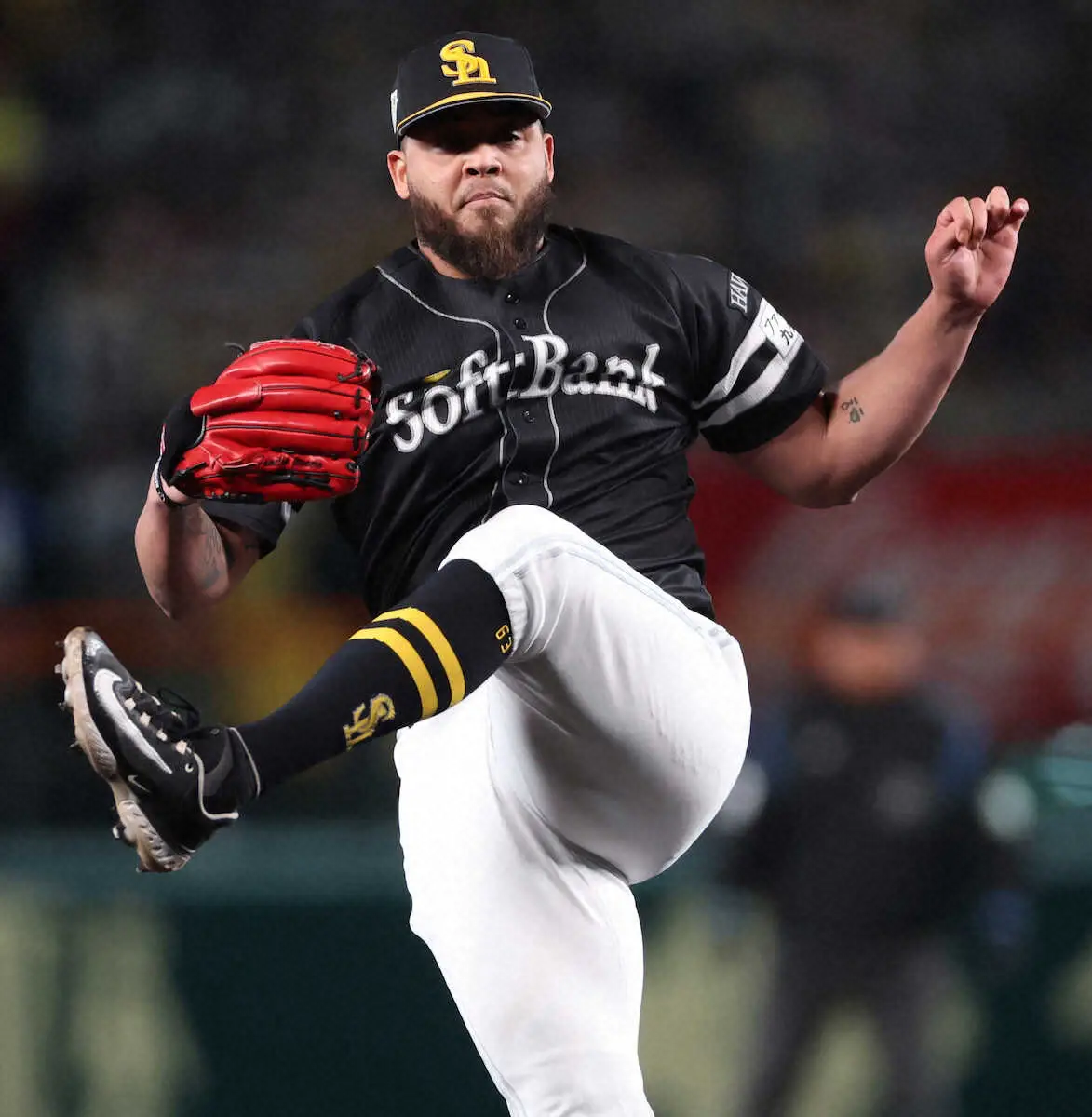 【画像・写真】日本シリーズ＜神・ソ（4）＞ソフトバンク3番手のヘルナンデス（撮影・北條　貴史）