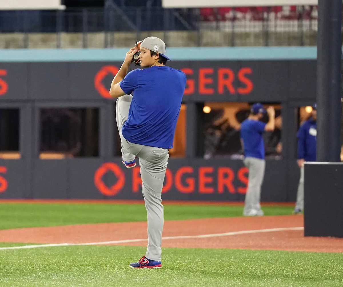 【画像・写真】運命の第6戦へ…大谷翔平はキャッチボール→フリー打撃　山本由伸は相手座らせ直球、カーブなど約15球