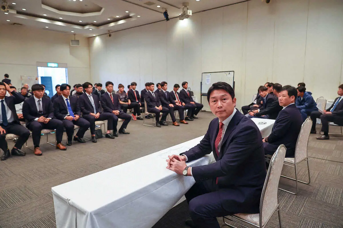 【画像・写真】広島・新井監督“変革”の秋季キャンプ　昨年は各選手同じメニュー消化も今秋は「個々の課題に合わせて」