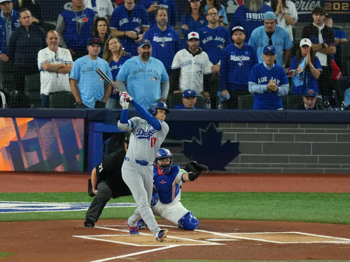 【画像・写真】大谷翔平　WS連覇かけた大一番の第1打席は中前打　初めて中3日で志願の先発マウンド