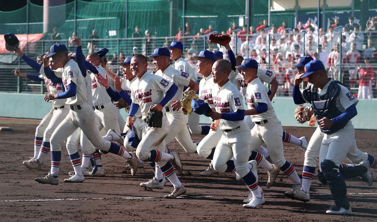 【画像・写真】【高校野球】神戸国際大付16年ぶり近畿V　兵庫勢3季連続王者、智弁学園は5年ぶりV逃す