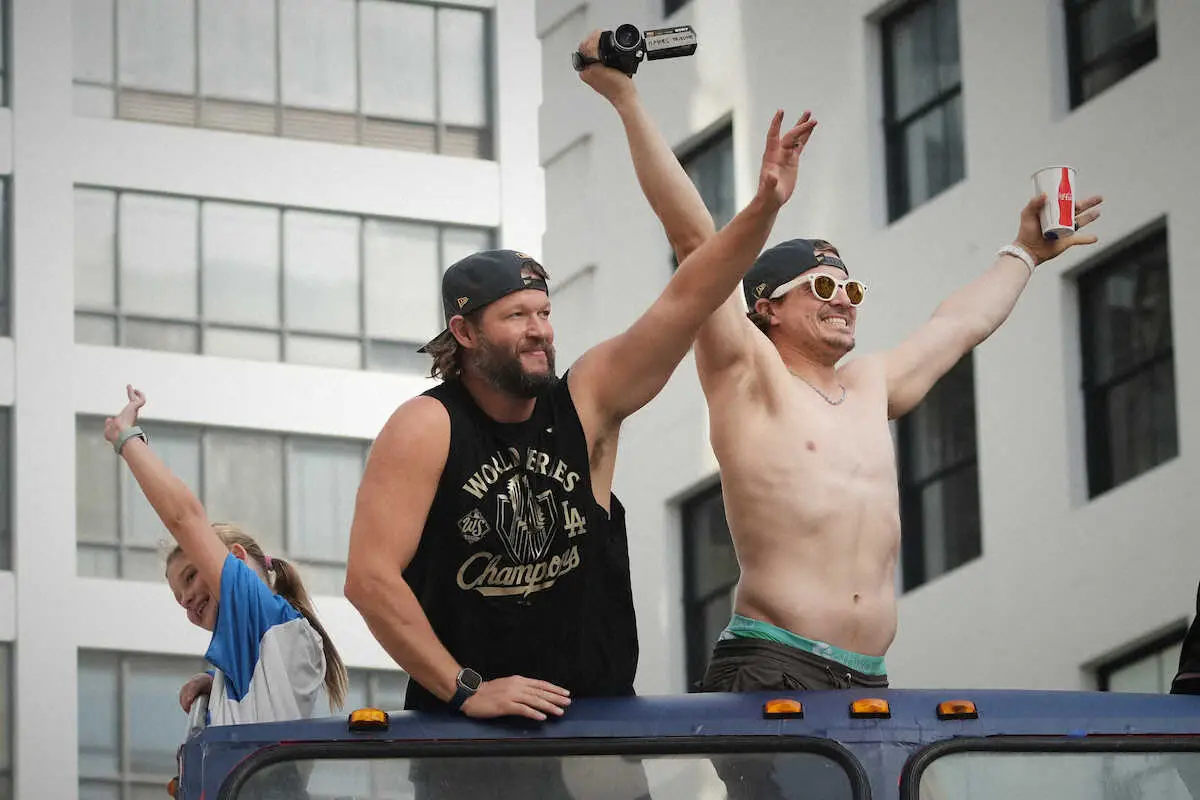 【画像・写真】「生涯チャンピオン」引退カーショーが万感スピーチ！来年はドジャース3連覇をファンの立場で「見届ける」