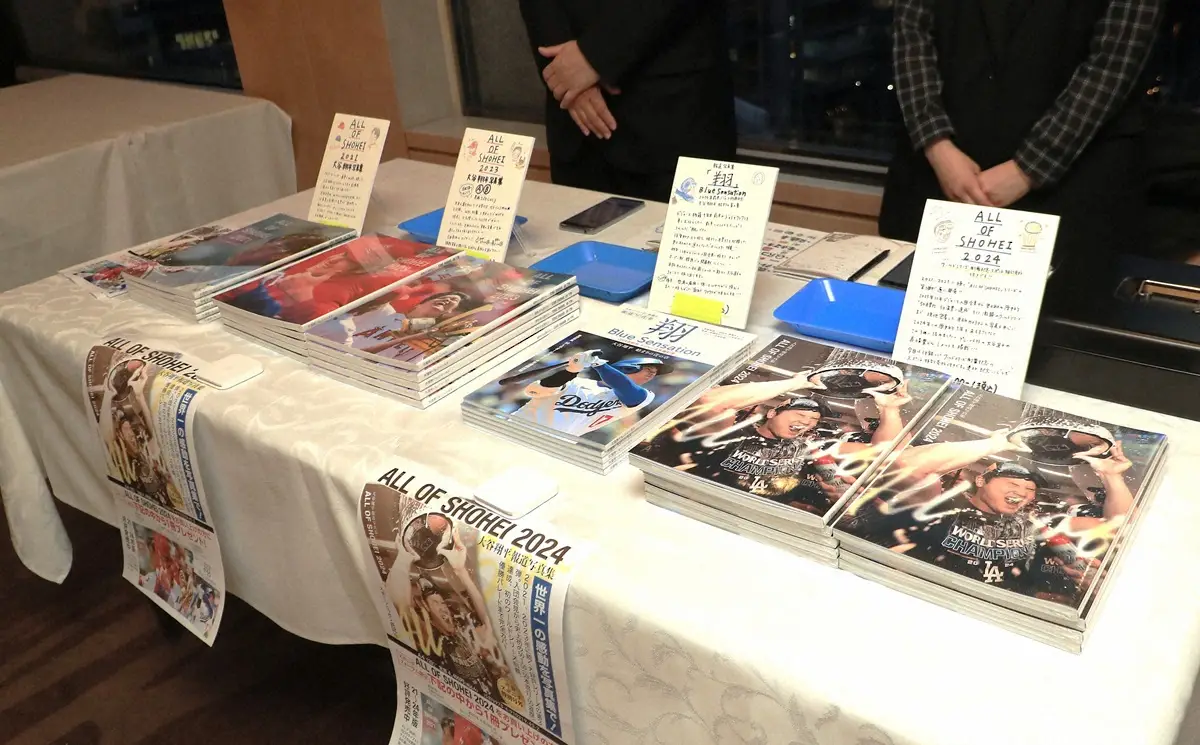 【画像・写真】落合博満氏　長男・福嗣の暴露に赤面「はい、持ってます」と認める　観賞用＆保存用に同じ写真集2冊