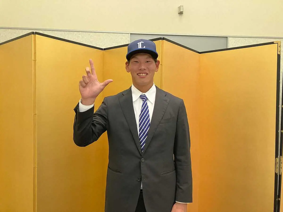 【画像・写真】西武　育成ドラ3斎藤佳紳と同ドラ7安藤銀杜と仮契約　ともに四国・徳島出身　斎藤「開幕前に支配下に」