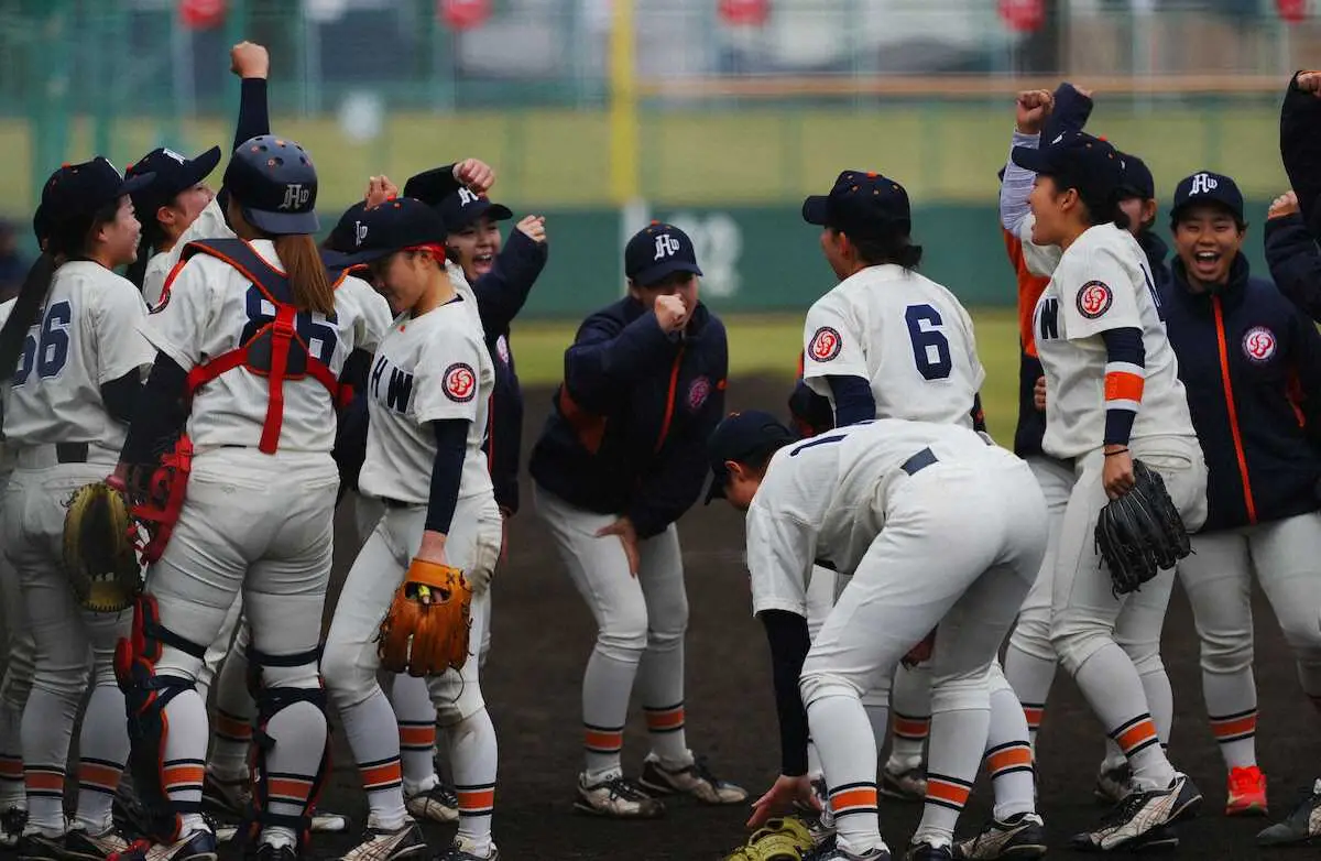 【画像・写真】【女子野球はなまき大会】昨年準優勝の新潟医療福祉大が決勝進出　村山晏「リベンジ果たしたい」