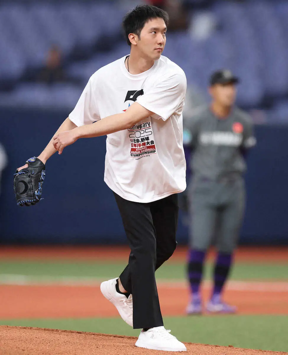 【画像・写真】オリックス・田嶋大樹「苦い記憶」日本選手権の始球式に登場、高卒での就職に「もう一度都市対抗に…」