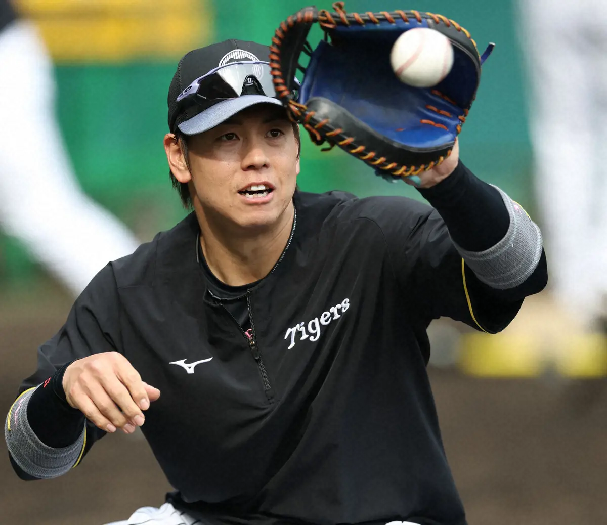 【画像・写真】阪神・梅野隆太郎がFA権行使せず残留「日本一を奪還するためにチーム一丸となって頑張ります」