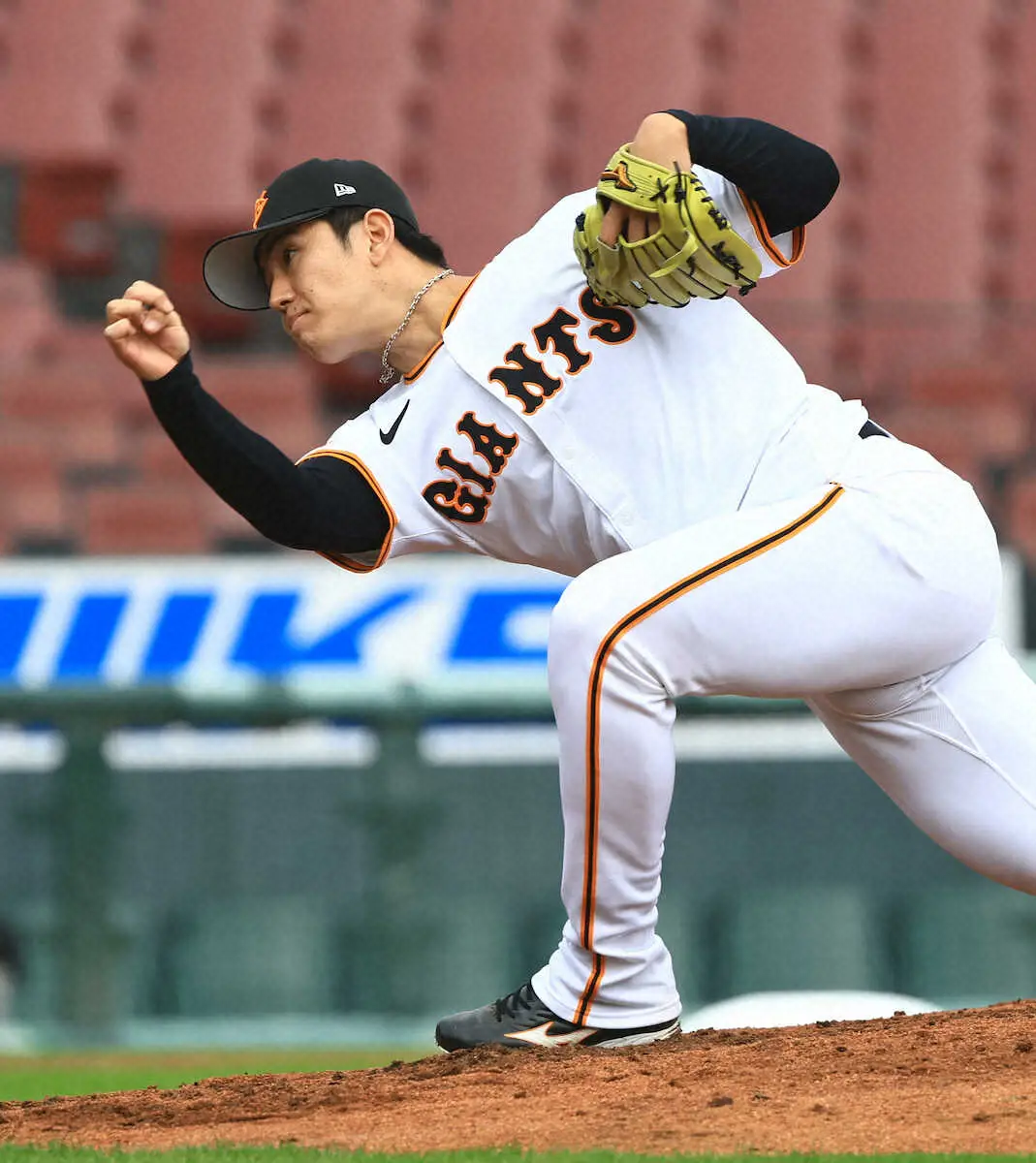 【画像・写真】【トライアウト】新人王＆世界一のサブマリン・高橋礼　40歳・松山に中前打許す　豪華対決に球場沸く