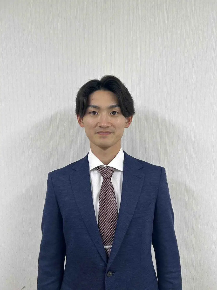 【画像・写真】楽天・辰見　20万円増の470万円でサイン　今季は2軍で盗塁王も「来年こそは1軍でプレーを」