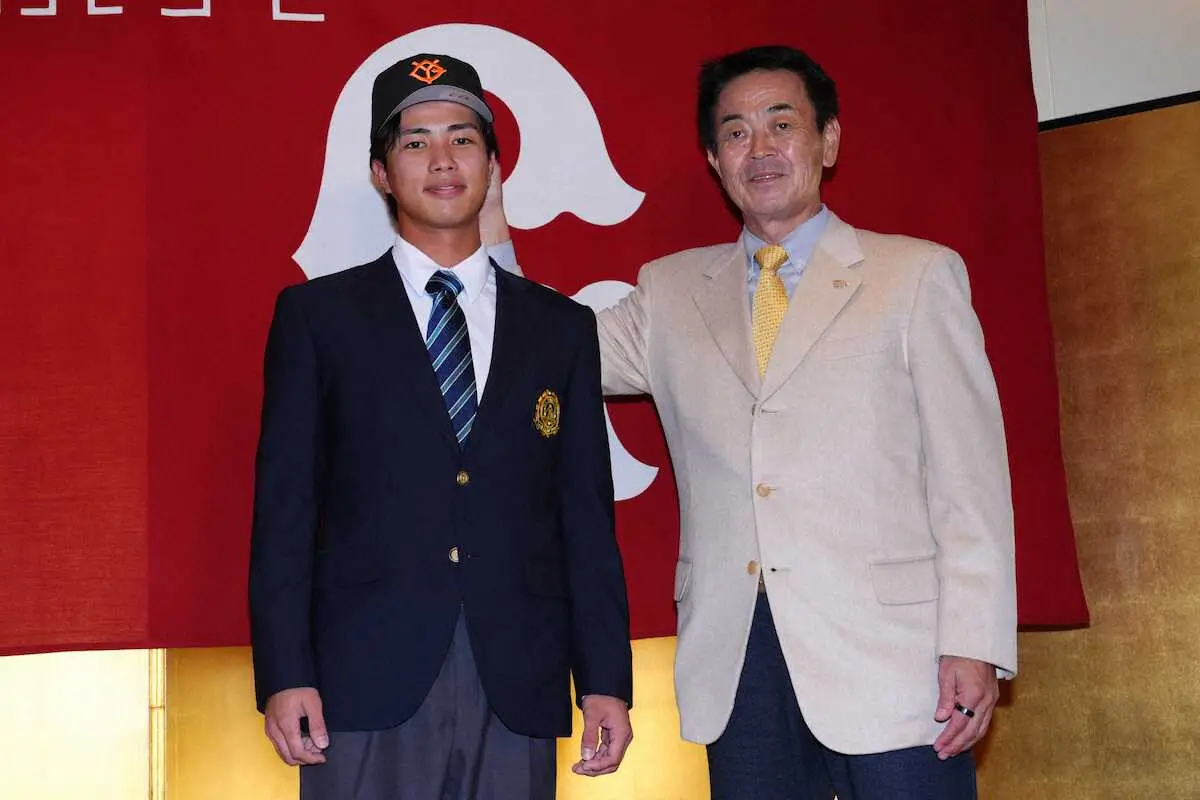 【画像・写真】巨人・ドラフト3位の山城京平が仮契約　背番号は「36」に決まり「自分色に染めたい」