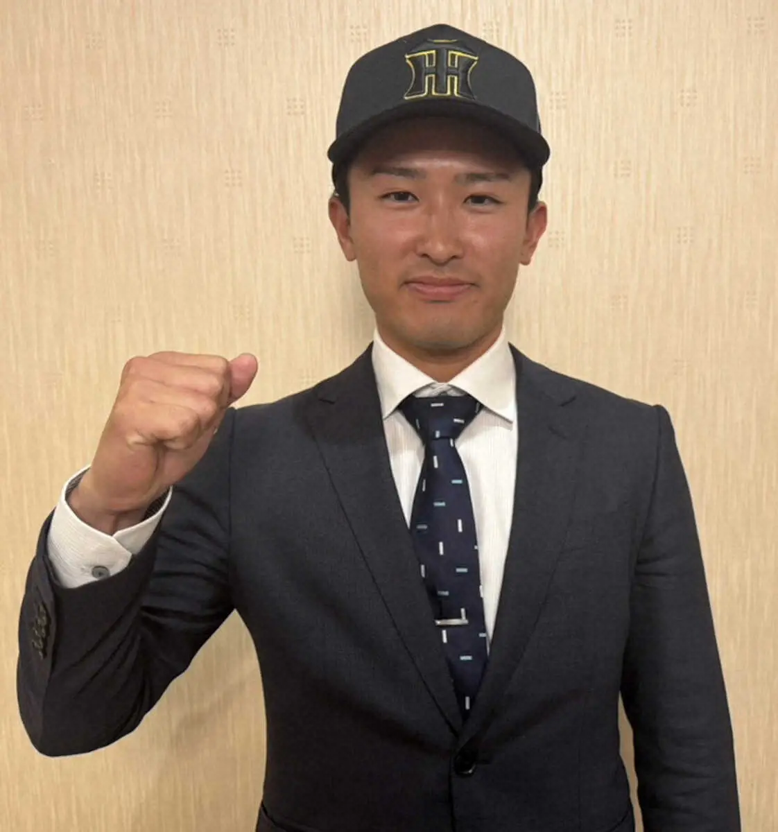 【画像・写真】阪神育成ドラフト2位・山崎が支度金300万円で仮契約　「誰よりも練習しないといけない」