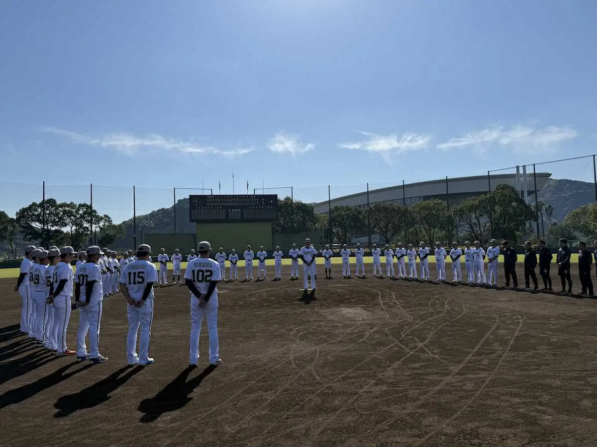 【画像・写真】オリックスが高知・秋季キャンプを打ち上げ　岸田監督「MVPはいません。全員が…」