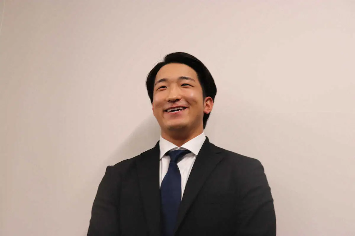 【画像・写真】日本ハム有薗が100万円増で更改　今季にプロ初安打マーク　来季5年目のブレークへ「本塁打量産したい」