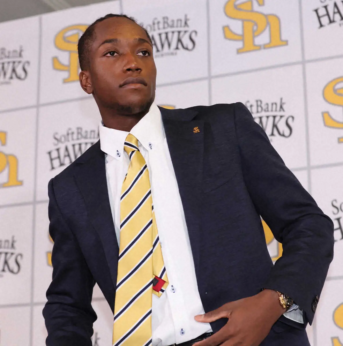 【画像・写真】ソフトバンク・イヒネ「見たことがない景色をたくさん見たい」微増の年俸850万円で更改