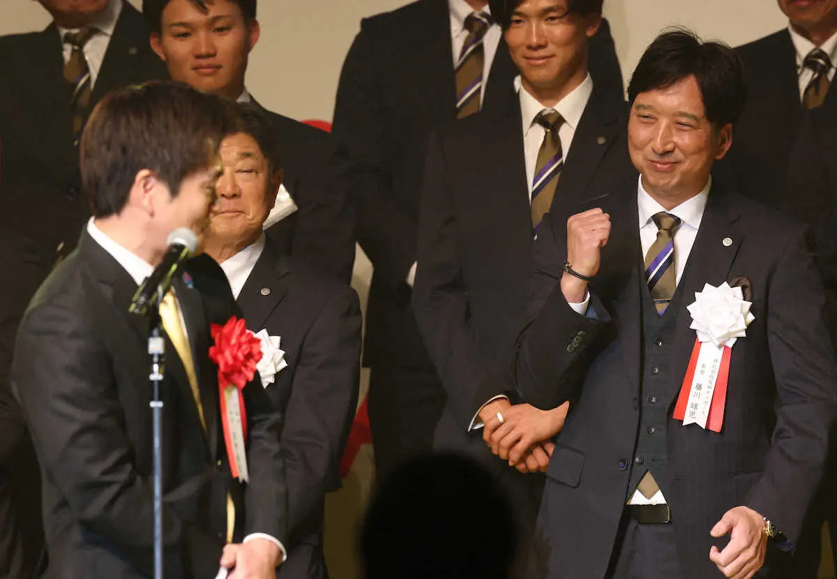 【画像・写真】吉村知事　阪神の連覇を期待「新しい歴史をぜひ築いてもらえたら。また御堂筋で待っています」