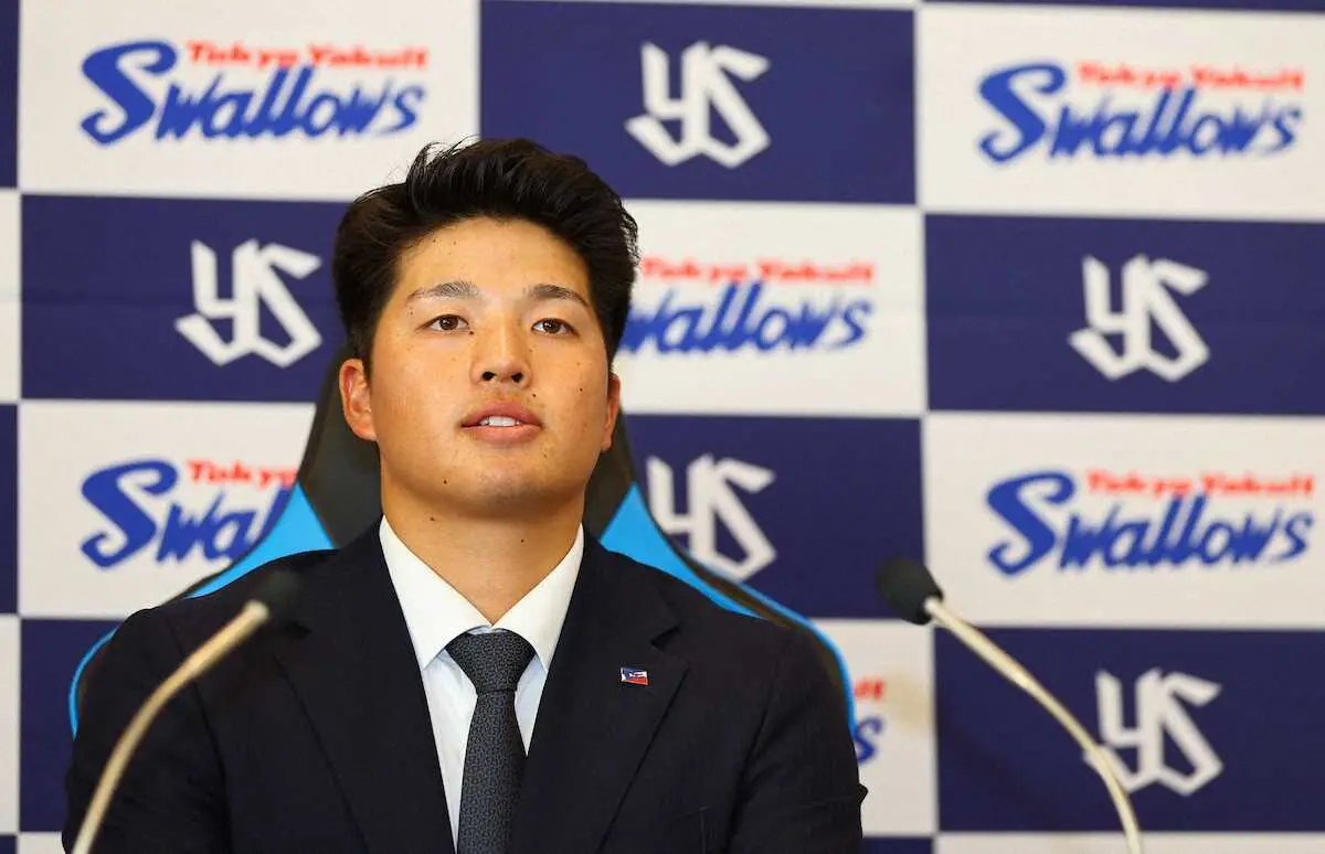 【画像・写真】ヤクルトドラ1右腕・中村優斗 100万円増の年俸1700万円で更改　1勝止まりで「ふがいなく悔しい」