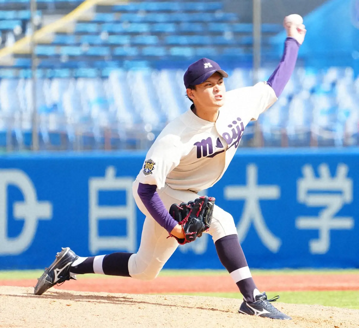 【画像・写真】早大・小宮山監督が“ロッテの後輩”明大・毛利海大を激励　東京六大学野球東西対抗