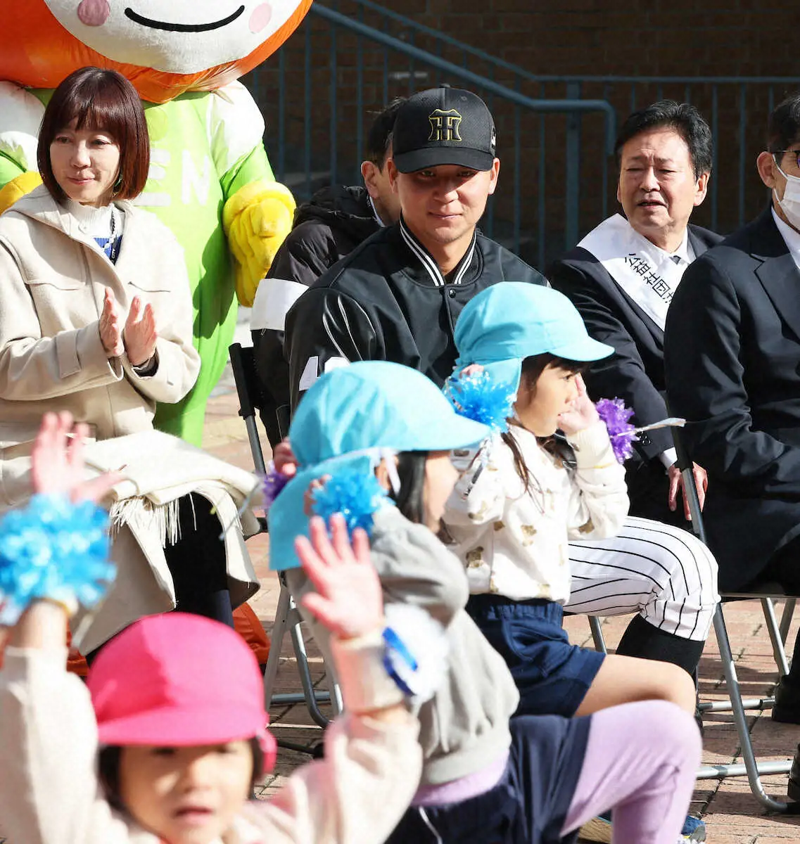 【画像・写真】阪神　井坪が1日人権擁護委員として啓発活動に参加